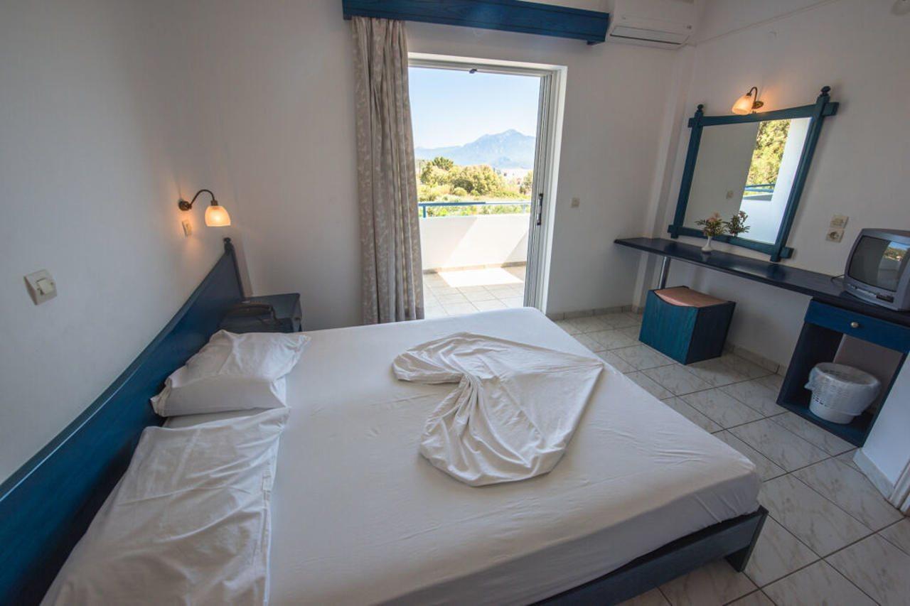 Zefiros Beach Hotel Mykali Exterior photo