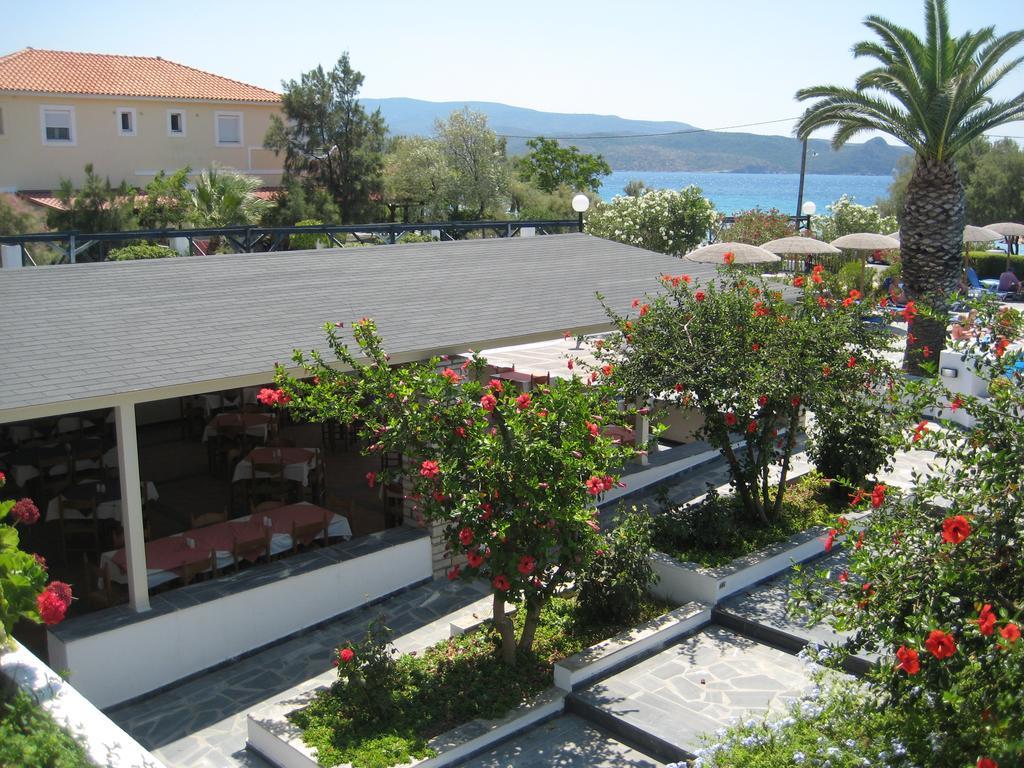 Zefiros Beach Hotel Mykali Exterior photo