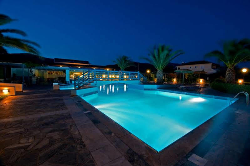 Zefiros Beach Hotel Mykali Exterior photo